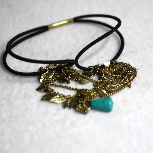 Vintage Southwestern Black Leather Gold Tone Leaf Faux Turquoise Necklace - Picture 4 of 4